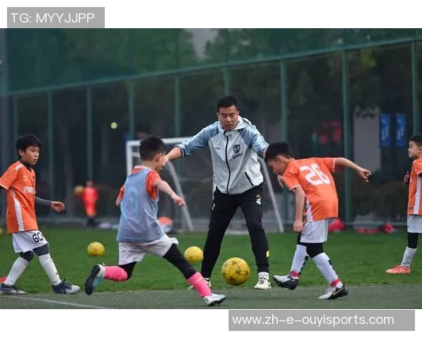 拥有私人足球场的球星们：他们不仅是运动员更是场地的主人